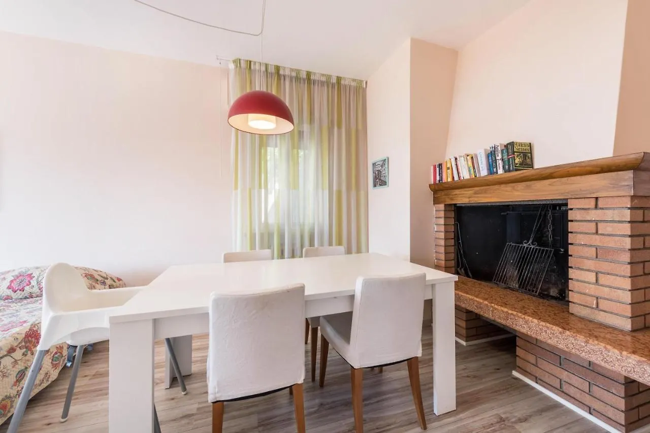 Lake View With Aircon - 5 Minutes From The Beach! 브렌조네 술 가르다 아파트